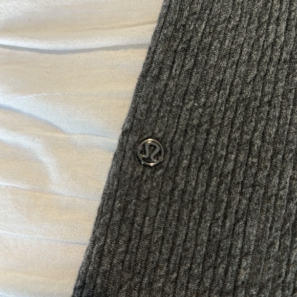 Lululemon Crop Flares - Picture 3 of 4